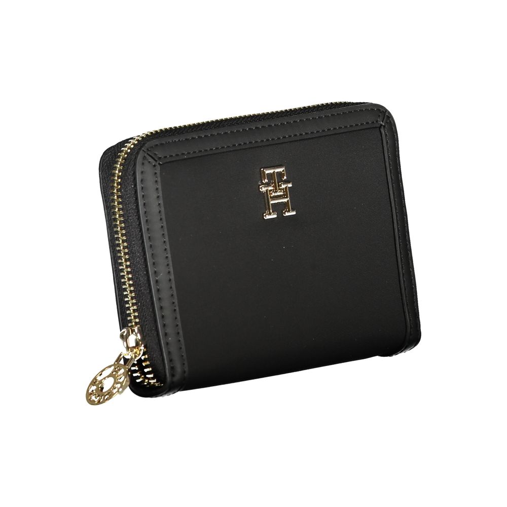 Fashionsarah.com Fashionsarah.com Tommy Hilfiger Elegant Zip Wallet with Ample Storage