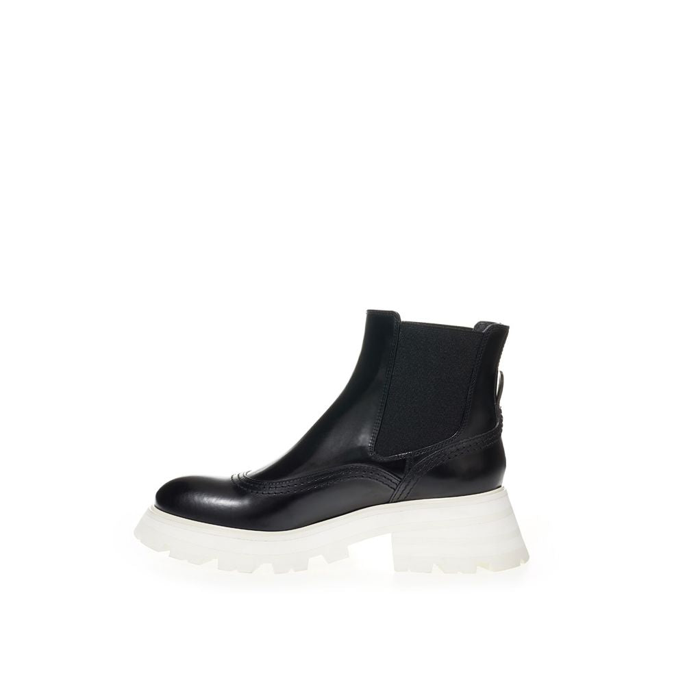 Alexander McQueen Elegant Leather Ankle Boots in Black | Fashionsarah.com