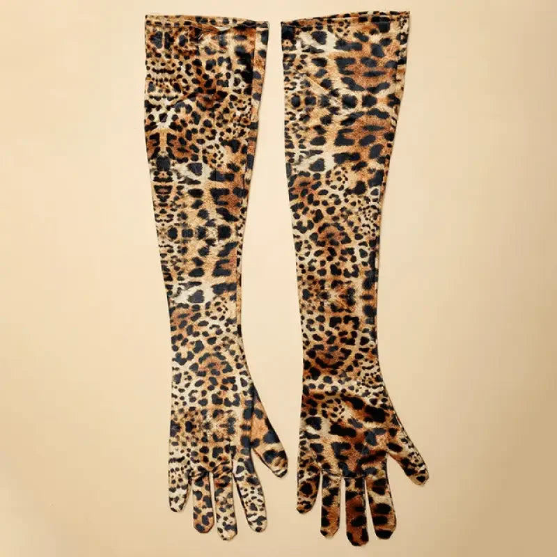 Leopard print fashion velvet gloves showcasing luxurious velvet gloves design