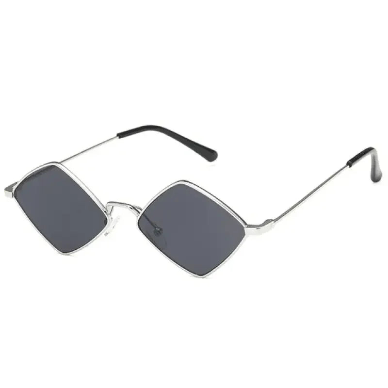 Diamond-shaped rhombus sunglasses with silver frames for women’s fashion from an online boutique