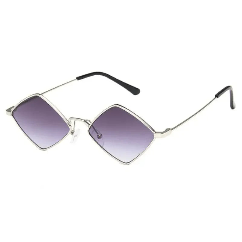 Diamond-shaped rhombus sunglasses with silver frames and gradient lenses for women’s fashion
