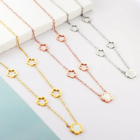 4 Hollow Peach Blossoms Necklace | Fashionsarah.com