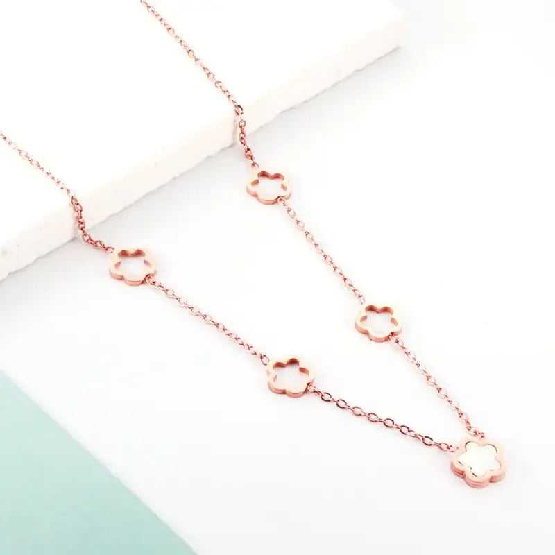 4 Hollow Peach Blossoms Necklace | Fashionsarah.com