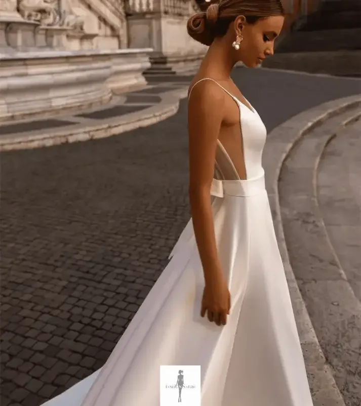 Elegant Satin V-Neck Wedding Dresses With Pockets