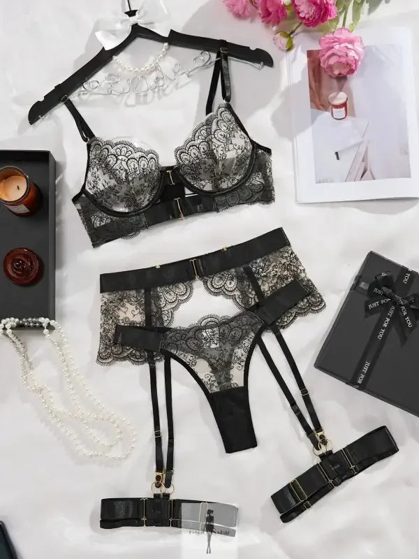 Fashionsarah.com Fashionsarah.com Embroidered Lace Lingerie Set