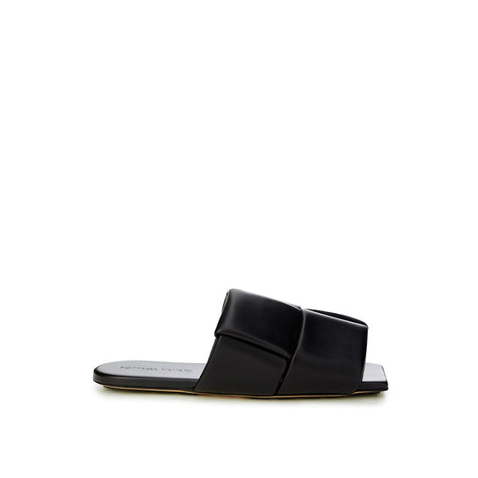 Fashionsarah.com Fashionsarah.com Bottega Veneta Elegant Black Leather Sandals for Sophisticated Style